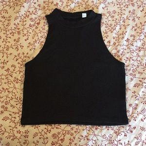 Ribbed Cropped Tank Top
